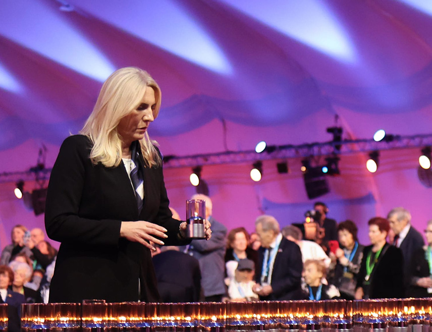 ОСВЈЕЋИМ, 27. ЈАНУАРА /СРНА/ - Памтимо жртве логора Аушвиц, памтимо све страдале током холокауста, истакла је српски члан и предсједавајућа Предсједништва БиХ Жељка Цвијановић.