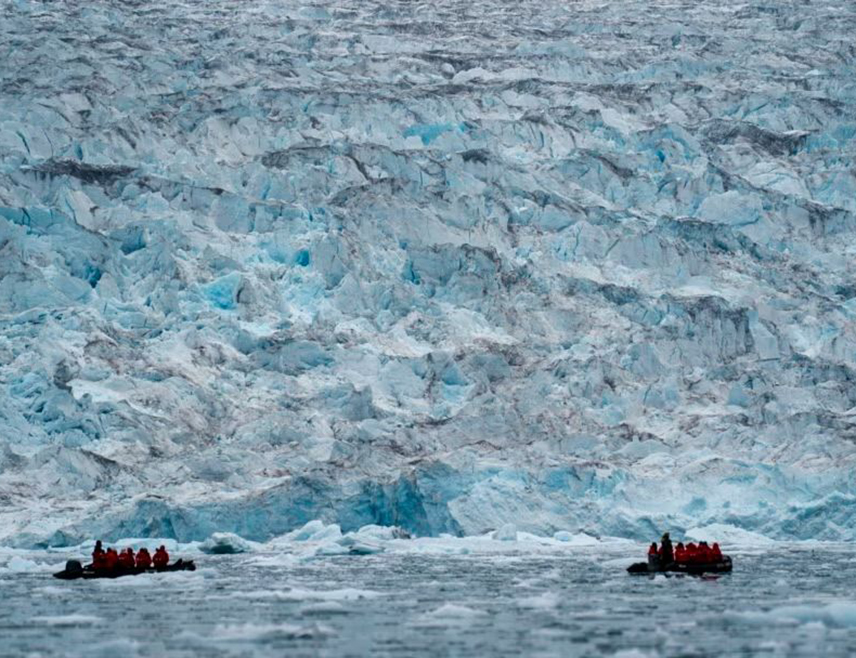 КОПЕНХАГЕН, 27. ЈАНУАРА /СРНА-Ројтерс/ - Данска је саопштила да ће потрошити 14,6 милијарди данских круна /2,05 милијарди долара/ на јачање свог војног присуства на Арктику.