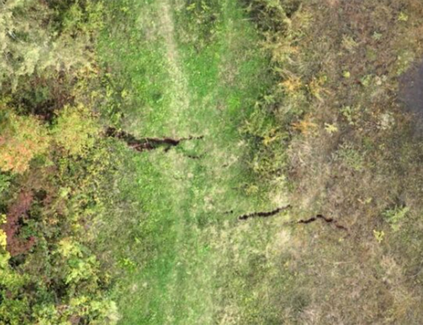 САРАЈЕВО, 28. ЈАНУАРА /СРНА/ - Пукотина на локалитету Цурине њиве на Требевићу се повећала усљед помијерања тла, а пало је и неколико нових стабала, наведено је данас из Цивилне заштите Федерације БиХ /ФБиХ/.