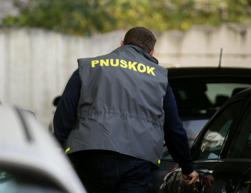 ЗАГРЕБ, 29. ЈАНУАРА /СРНА/ - Ускок је у Хрватској покренуо истрагу против 47 хрватсих и једног држављанина БиХ због сумње да су давали мито да им се издају ловачке дозволе, а да нису положили ловачки испит.