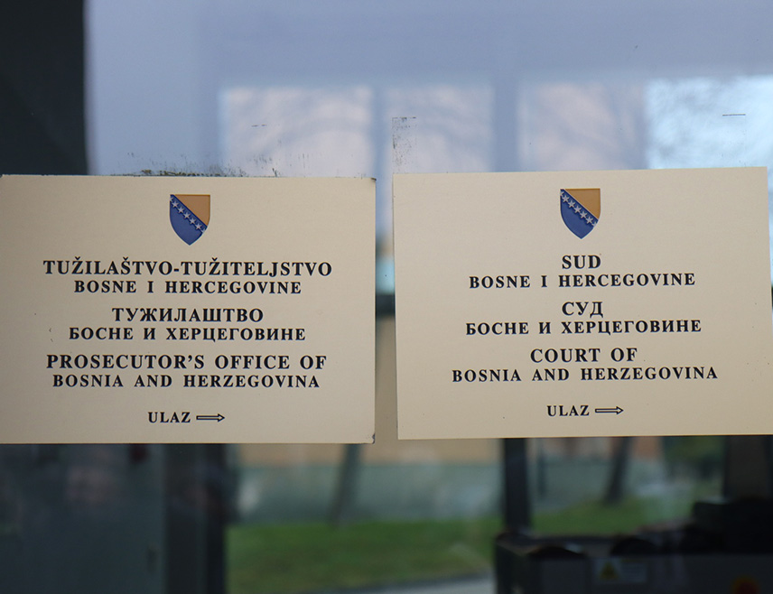 SARAJEVO, JANUARY 29 /SRNA/ - Judge Sena Uzunović rejected the request of the defence team of the president of Republika Srpska Milorad Dodik and the acting director of the Official Gazette Miloš Lukić to re-read the indictment and take witnesses to testify, explaining it was "groundless" and would lead to the "prolongation of the proceedings" before the Court of BiH.