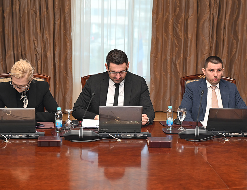 БАЊАЛУКА, 30. ЈАНУАРА /СРНА/ - Влада Републике Српске данас је донијела одлуку о изради Стратегије дигиталне Српске, којом ће бити успостављен оквир даљег развоја електронске управе, дигиталних идентитета, науке и научноистраживачке дјелатности у области информационо-комуникационе технологије.