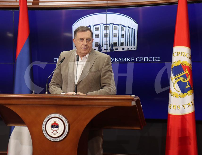 БАЊАЛУКА, 30. ЈАНУАРА /СРНА/ - Предсједник Републике Српске Милорад Додик рекао је да је на данашњем састанку са представницима организација проистеклих из одбрамбено-отаџбинског рата одлучено да од августа борачки додатак и инвалиднине буду повећани за пет одсто, те навео да је 10 одсто средстава из буџета предсједника одредио за подршку различитим активностима борачких организација Српске, што је око седам милиона КМ.