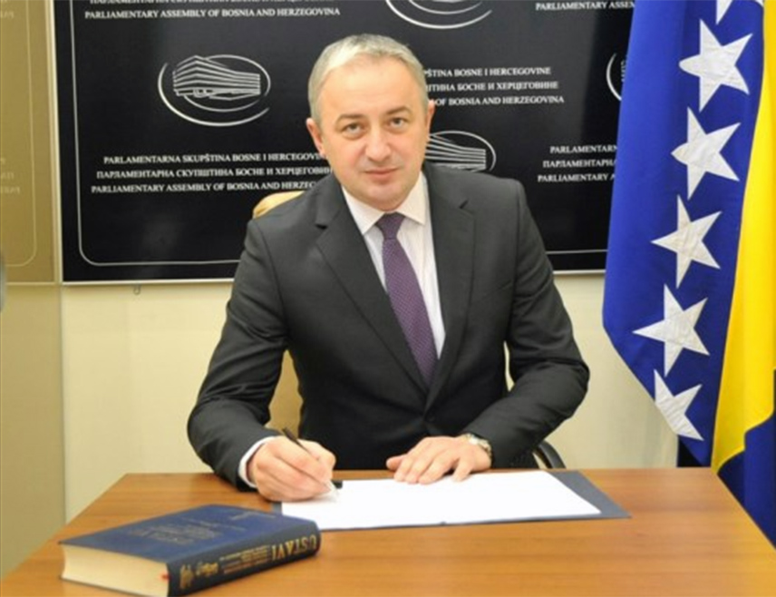 САРАЈЕВО, 31. ЈАНУАРА /СРНА/ - Хитна сједница Представничког дома Парламентарне скупштине БиХ на чијем је дневном реду избор посланика Бранислава Бореновића за другог замјеника предсједавајућег Представничког дома, заказана је за сриједу, 5. фебруара.