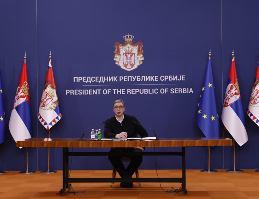 БЕОГРАД, 31. ЈАНУАРА /СРНА/ - Предсједник Србије Александар Вучић поручио је данас у Трстенику да су протести у Србији директан покушај страних агенција да сруше државу и поручио да неће бити ни прелазне ни "експертске" владе, него ће бити српска влада, која неће бити слуга и сервилна било коме.