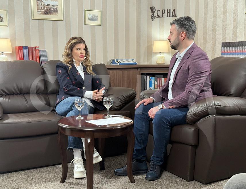 БАЊАЛУКА, 1. ФЕБРУАРА /СРНА/ -  Генерални директор компаније "М:тел" Јелена Триван рекла је за Срну да је до сада у друштвено-одговорне пројекте уложено готово седам милиона КМ, истакавши да ће ова компанија и даље подржавати развојне пројекте, знање, младе људе и стручњаке јер је то највећи ресурс који имају Република Српска и Србија.