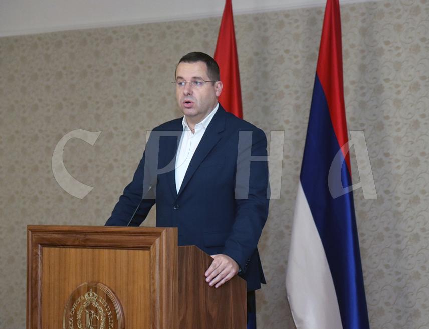 САРАЈЕВО, 1. ФЕБРУАРА /СРНА/ - Делегат Клуба српског народа у Дому народа Парламентарне скупштине БиХ Радован Ковачевић рекао је да ће предложити предсједнику Милораду Додику да Небојшу Вукановића предложи за министра безбједности у Савјету министара.