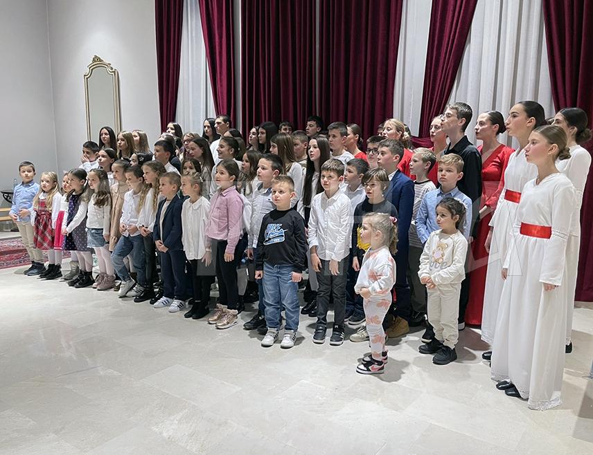 МОСTАР, 1. ФЕБРУАРА /СРНА/ - Свети Сава није само светионик православља, већ и симбол вјере, културе и образовања за Србе, посебно у Херцеговини, поручио је свештеник Бранимир Боровчанин у бесједи на Светосавској академији у Мостару.