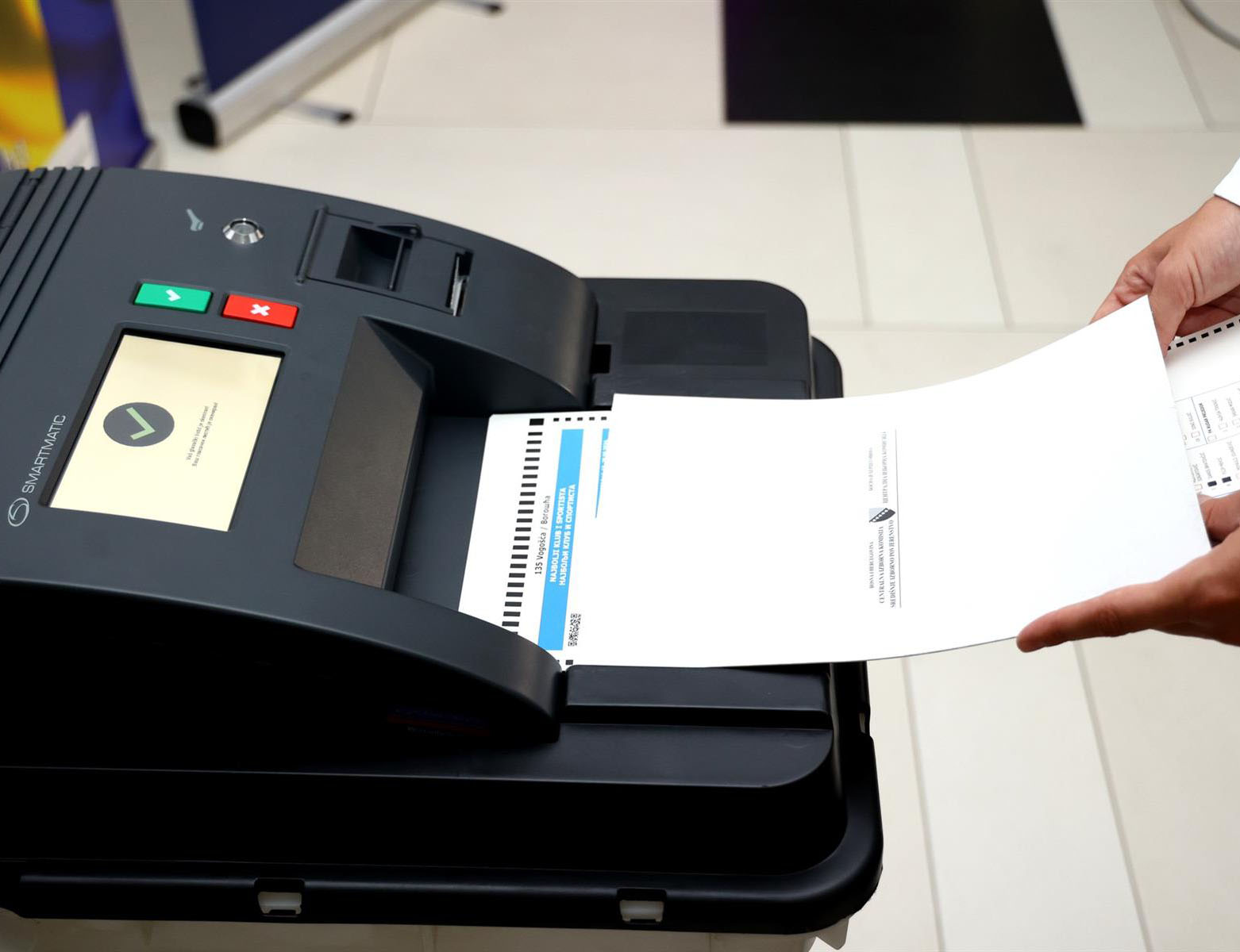 САРАЈЕВО, 7. ФЕБРУАРА /СРНА/ - Америчка агенција за међународни развој /УСАИД/ финансирала је увођење нових дигиталних технологија у изборни процес у БиХ користећи опрему компаније "Смартматик", која је постала глобално позната након што су ову фирму присталице америчког предсједника Доналда Трампа оптужиле за манипулацију резултатима америчких предсједничких избора 2020. године.