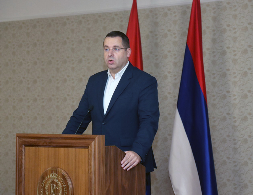 БАЊАЛУКА, 8. ДЕЦЕМБРА /СРНА/ - Куд ћеш веће "не дај Боже" од Зукана Хелеза, навео је делегат Клуба српског народа у Дому народа Парламентарне скупштине БиХ Радован Ковачевић.