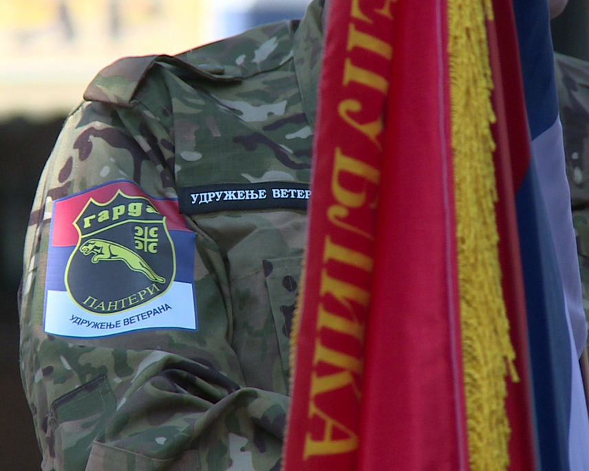 БИЈЕЉИНА, 8. ФЕБРУАРА /СРНА/ - Удружење ветерана Гарда "Пантери" позвало је градоначелника Бијељине Љубишу Петровића да омогући функционисање града који је, како кажу, довео у финансијски колапс и најављују спремност на радикалне кораке уколико се нешто брзо не промијени.