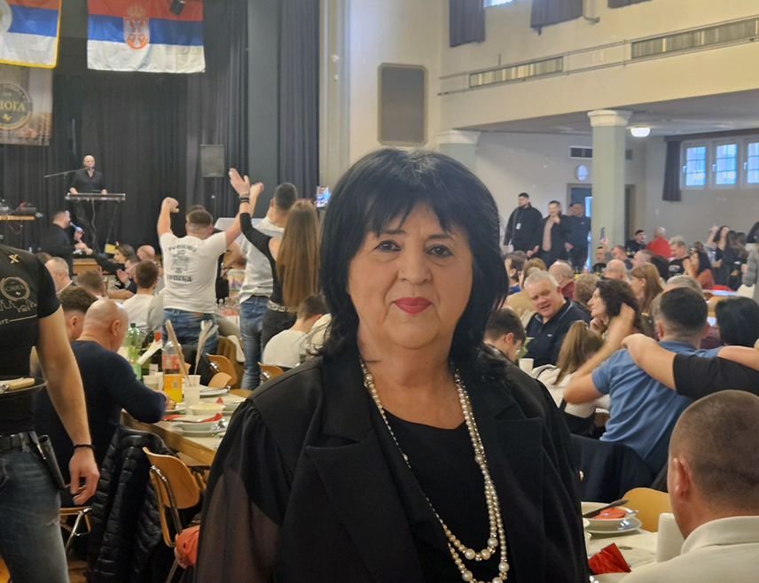 ШТУТГАРТ, 9. ФЕБРУАРА /СРНА/ - Предсједавајућа Вијећа народа Републике Српске Сребренка Голић истакла је на обиљежавању Дана Републике Српске у Штутгарту да је за Српску веома важно да у овом историјском вртлогу чува мир и стабилност, а примарно своју уставну позицију.