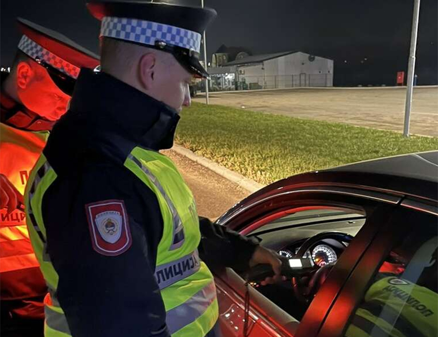 БАЊАЛУКА, 11. ФЕБРУАРА /СРНА/ - Мушкарац Н. К. из Бањалуке ухапшен је након што је управљајући аутомобилом под дејством алкохола учествовао у саобраћајној незгоди.