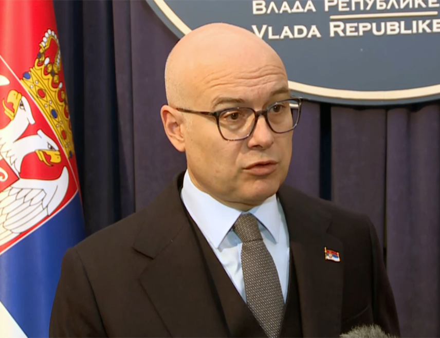 БЕОГРАД, 11. ФЕБРУАРА /СРНА/ - Премијер Србије у оставци Милош Вучевић рекао је да сваки сат блокада и штрајкова много кошта Србију, али вјерује да ће се препреке превазићи.