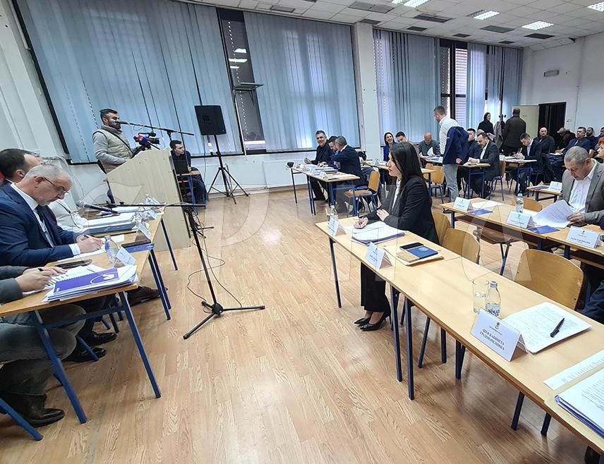 ДОБОЈ, 11. ФЕБРУАРА /СРНА/ - Скупштина града Добоја одобрила је одлуком о ангажовању новчаних средстава Удружењу грађана "Водовод Брђани" 325.000 КМ за наставак изградње водоводног система Брђани-Осјечани.