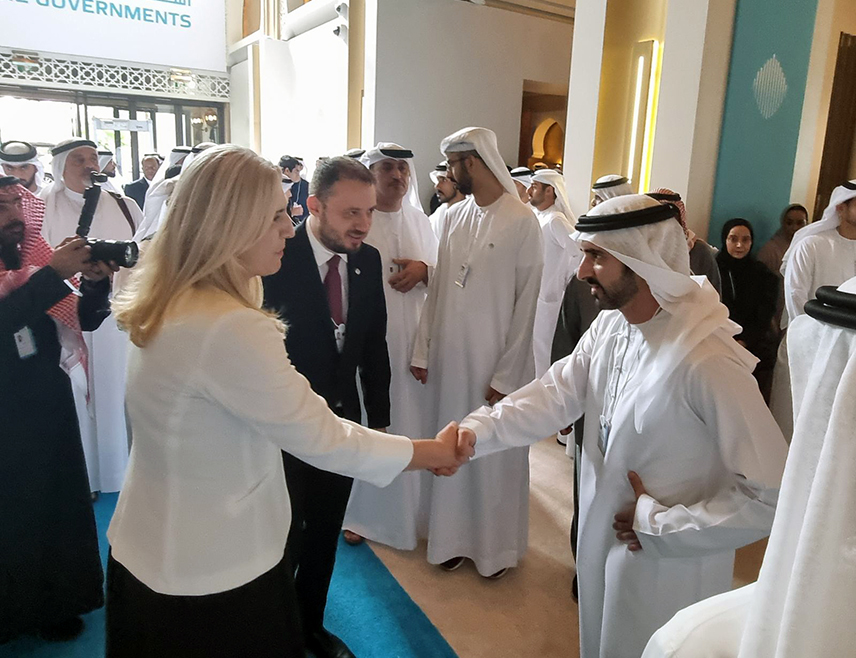 ДУБАИ, 11. ФЕБРУАРА /СРНА/ - Српски члан и предсједавајућа Предсједништва БиХ Жељка Цвијановић сусрела се данас са министром одбране Уједињених Арапских Емирата и престолонасљедником Дубаија шеиком Хамданом бин Мухамедом ал Мактоумом.