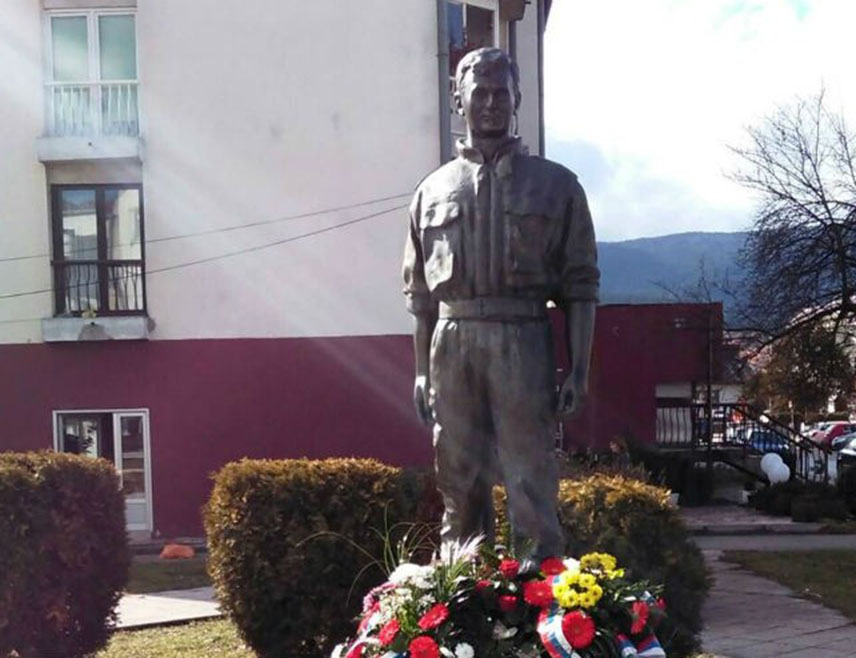 ПАЛЕ, 14. ФЕБРУАРА /СРНА/ - Удружење бораца "Бели вукови" данас ће на Палама прославити крсну славу ове специјалне јединице Војске Републике Српске /ВРС/ - Светог мученика Трифуна.