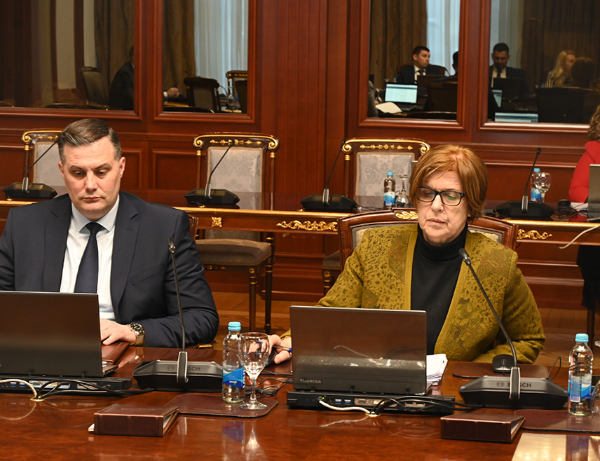 БАЊАЛУКА, 13. ФЕБРУАРА /СРНА/ - Влада Републике Српске утврдила је данас Нацрт закона о иновационој дјелатности Српске, којим је предвиђено освнивање фонда ради централизације средства која се издвајају за развој иновација, науке и нових технологија.