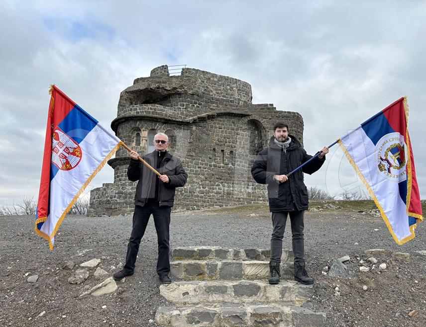 БЕОГРАД, 14. ФЕБРУАРА /СРНА/ - Предсједавајући Парламентарног форума Србија - Република Српска Душан Марић положио је вијенац на спомен-костурницу на Зебрњаку код Куманова поводом обиљежавања Сретења - Дана државности Републике Србије и Дана државности Републике Српске.