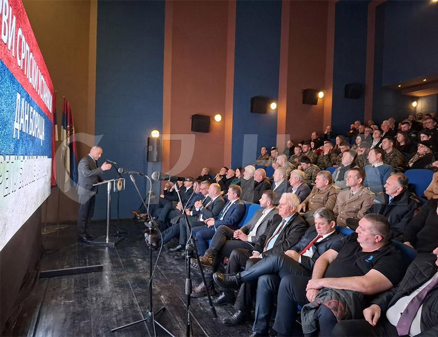 ВИШЕГРАД, 14. ФЕБРУАРА /СРНА/ - Борци Републике Српске су попут својих предака у свим ослободилачким ратовима храбро бранили слободу и огњишта српског народа, рекао је данас у Вишеграду министар рада и борачко-инвалидске заштите Српске Данијел Егић.