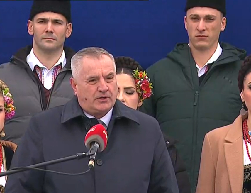 ОРАШАЦ, 15. ФЕБРУАРА /СРНА/ - Предсједник Владе Републике Српске Радован Вишковић рекао је данас да је Орашац свето мјесто за Србе и да је одатле кренуо "пелцер слободе" прије 221 године.