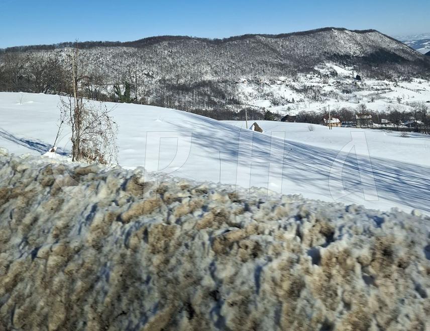 САРАЈЕВО, 15. ФЕБРУАРА /СРНА/ - У Републици Српској и Федерацији БиХ /ФБиХ/ сутра ће бити хладно, облачно и углавном суво вријеме са температуром од од минус један до четири степена Целзијусова.