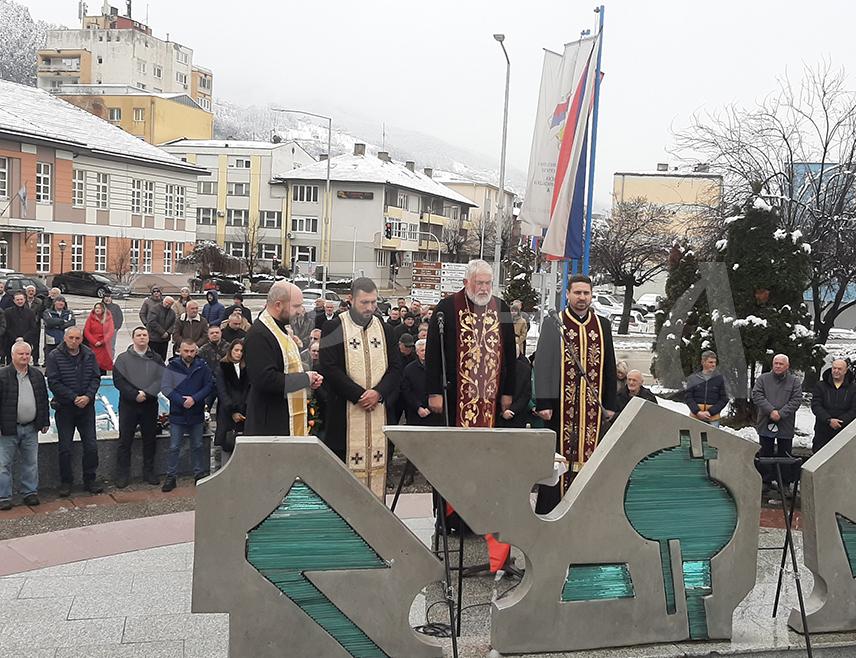 ФОЧА, 15. ФЕБРУАРА /СРНА/ - Слобода је највећа вриједност за коју су кроз историју животе давале генерације српских јунака и њихова жртва никада не смије да буде заборављена, поручено је данас из Фоче са обиљежавања Дана бораца Одбрамбено-отаџбинског рата.