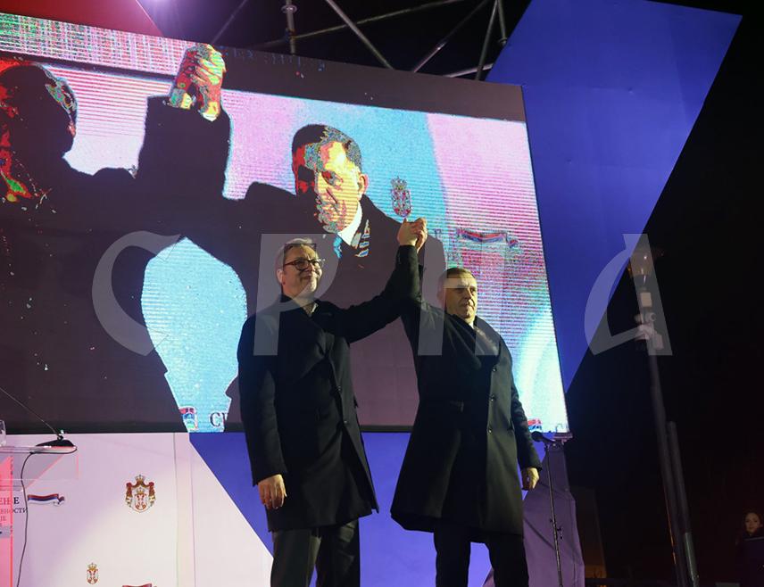 БАЊАЛУКА, 16. ФЕБРУАРА /СРНА/ - Предсједник Републике Српске Милорад Додик истакао је да су Српска и Србија заједничком прославом Дан државности - Сретења на најљепши показале начин како се окупља српски народ и слави слободу.