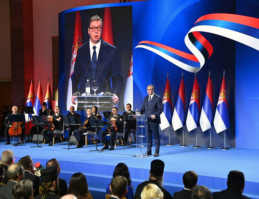 БЕОГРАД, 16. ФЕБРУАРА /СРНА/ - Предсједник Србије Александар Вучић изјавио је да Србија мора да буде слободна, суверена и независна држава, а о њеној политици и будућности морају да одлучују њени грађани.