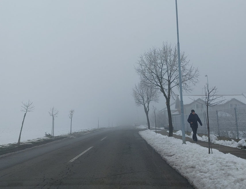 САРАЈЕВО, 16. ФЕБРУАРА /СРНА/ - У Републици Српској и Федерацији БиХ /ФБиХ/ сутра ће бити хладно, облачно и углавном суво вријеме уз температуру ваздуха од минус један до четири, на југу до 12 степени Целзијусових.
