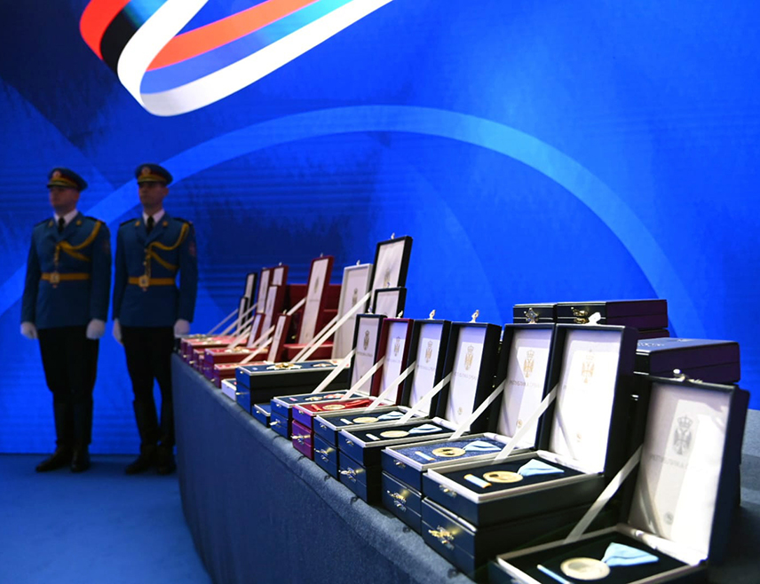 БЕОГРАД, 16. ФЕБРУАРА /СРНА/ - Орден Карађорђеве звијезде који је Музеју Херцеговине у Требињу додијелио предсједник Србије Александар Вучић, поводом Сретења, велико је признање за досадашњи рад ове установе која је чувар културног идентитета, изјавила је Срни директор Музеја Ивана Грујић.