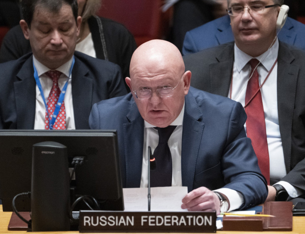 ЊУЈОРК, 17.ФЕБРУАРА /СРНА/ - Будућа Украјина треба да буде демилитаризована и неутрална држава, а не дио било каквих блокова или савеза, изјавио је руски амбасадор при УН Василиј Небензја на сједници Савјета безбједности УН.