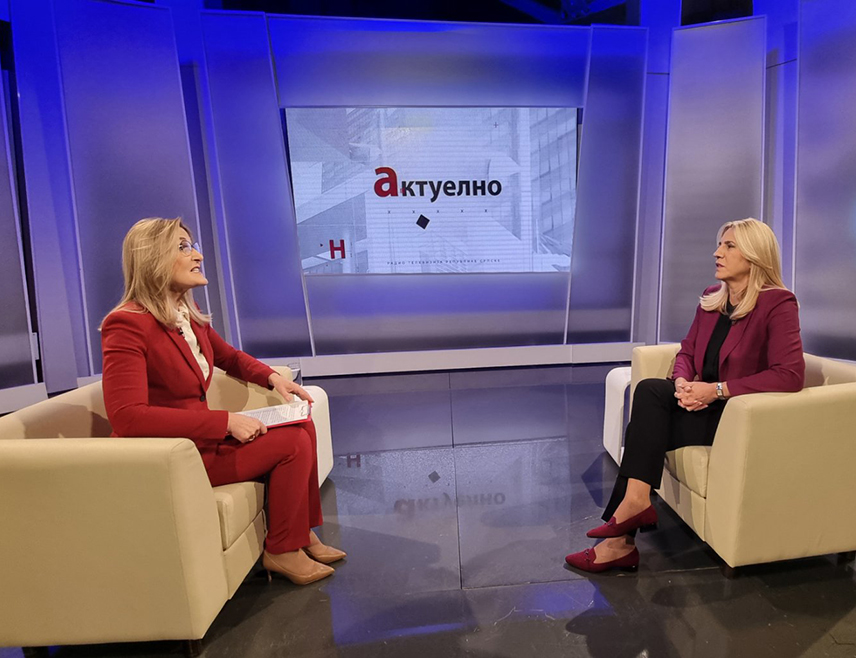 БАЊАЛУКА, 17. ФЕБРУАРА /СРНА/ - Српски члан и предсједавајућа Предсједништва БиХ Жељка Цвијановић изјавила је да заједничка прослава Сретења сваког Србина испуњава крајњим поносом и задовољством, те да су реаговања политичког Сарајева на овај празник болест која се тешко лијечи.