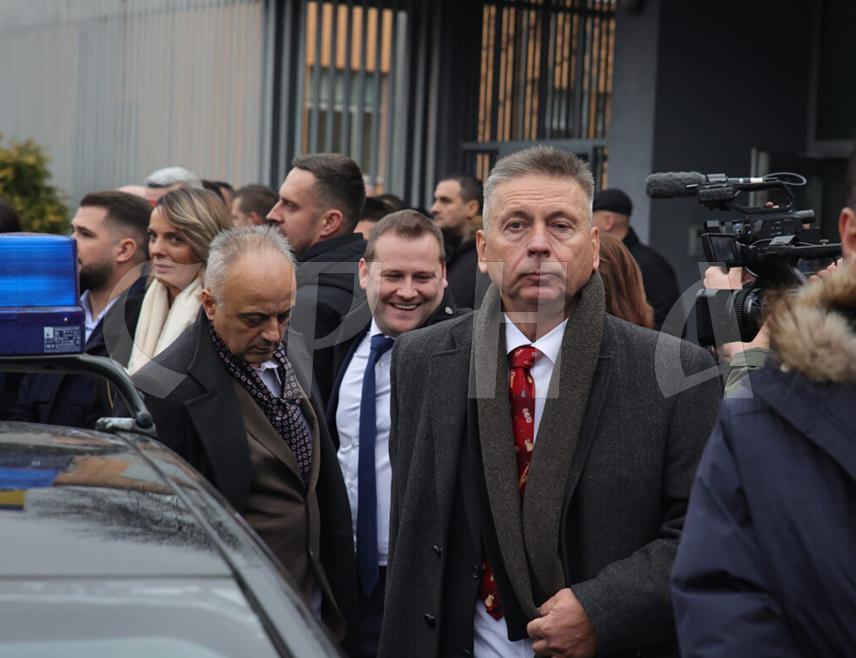 САРАЈЕВО, 19. ФЕБРУАРА /СРНА/ - Горан Бубић, који пред Судом БиХ брани предсједника Републике Српске Милорада Додика, на крају изношења завршних ријечи предложио је Суду да предсједнику Српске изрекне ослобађајућу пресуду.