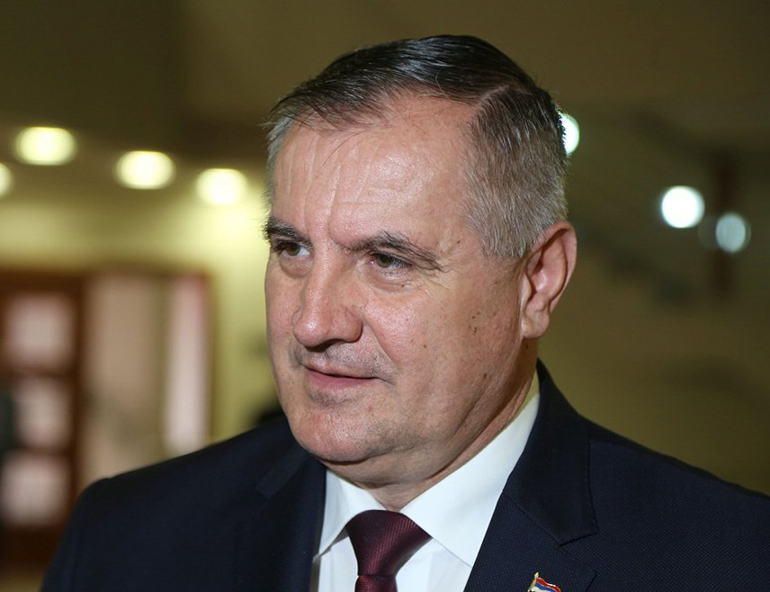 БАЊАЛУКА, 20. ФЕБРУАРА /СРНА/ - Предсједник Владе Републике Српске Радован Вишковић поручио је да ће институционални одговор Српске на пресуду предсједнику Републике Милораду Додику у Суду БиХ бити уставан, те истакао да ће ова пресуда бити историјска, за опстанак или нестанак БиХ.