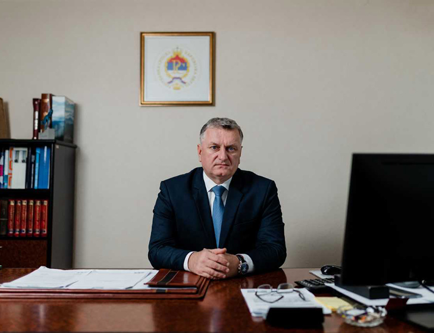 БИЈЕЉИНА, 20. ФЕБРУАРА /СРНА/ - Члан Главног одбора СНСД-а Младен Милић изјавио је данас да је Републици Српској неопходна слога и позвао грађане на јединствену подршку Српској и њеним институцијама.