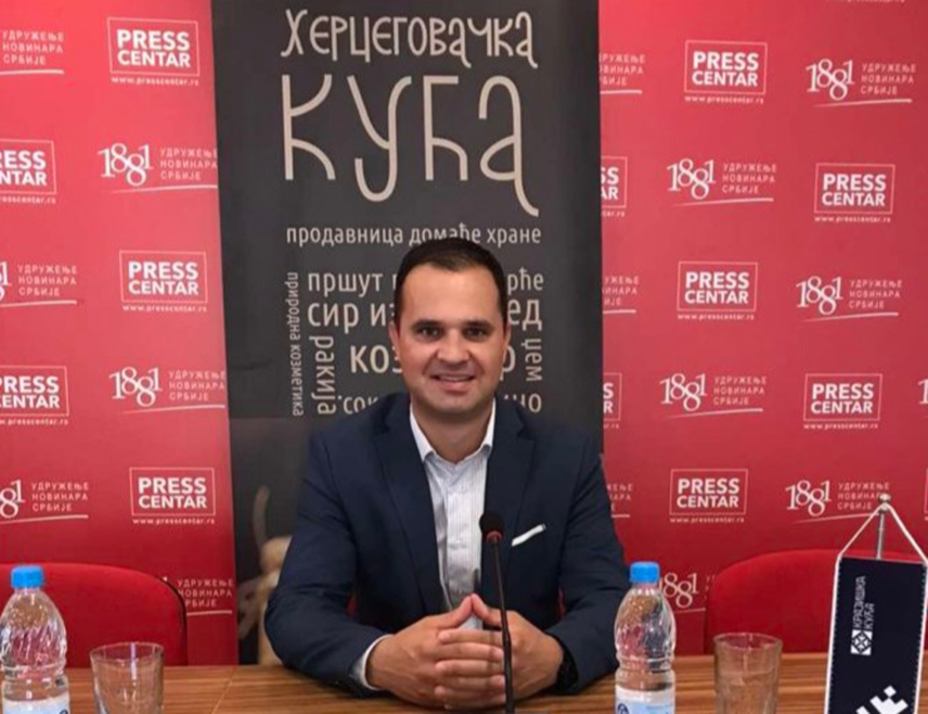 TРЕБИЊЕ, 20. ФЕБРУАРА /СРНА/ - Објекат "Херцеговачке куће" у центру Новог Сада у потпуности је завршен и отварање очекујемо ускоро, изјавио је Срни директор Аграрног фонда Tребиње Веселин Дутина.