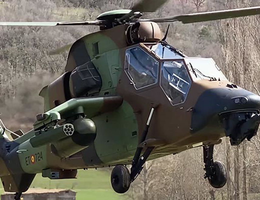 МАДРИД, 20. ФЕБРУАРА /СРНА - РИА Новости/ - Најмање један војник повријеђен је када се срушио хеликоптер Оружаних снага Шпаније током тренажног лета у области Торе ен Камерос у аутономној заједници Ла Риоха, јавила је новинска агенцина "Европа прес", позивајући се на шпанско Министарство одбране.