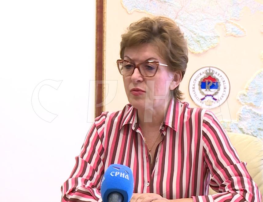 БАЊАЛУКА, 20. ФЕБРУАРА /СРНА/ - Министар финансија Републике Српске Зора Видовић изјавила је данас у Бањалуци да би осуђујућа пресуда у Суду БиХ предсједнику Српске Милораду Додику била катастрофална, те да очекује да тај суд неће бити толико увучен у политику.