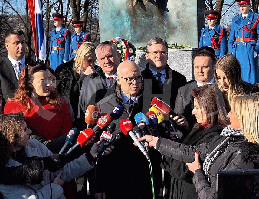 ИСТОЧНО САРАЈЕВО, 20. ФЕБРУАРА /СРНА/ - Премијер Србије у оставци Милош Вучевић рекао је да се нада да Суд БиХ у процесу против предсједника Републике Српске Милорада Додика неће донијети пресуду која ће замијенити изборну вољу грађана, јер то није смисао судске власти.