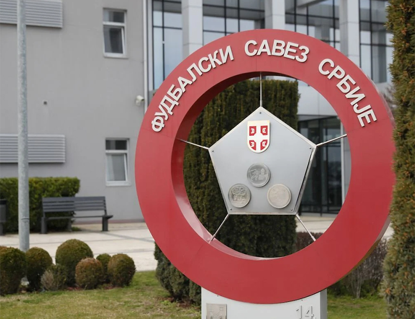 БЕОГРАД, 20. ФЕБРУАРА /СРНА/ - Полиција је ушла у просторије Фудбалског савеза Србије /ФСС/, јавио је РТС.