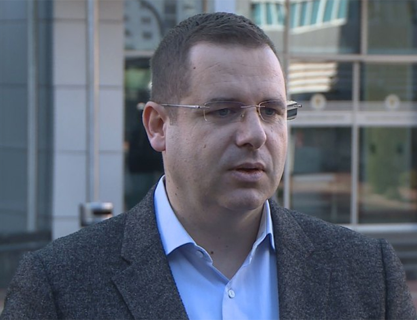 БАЊАЛУКА, 20. ЈАНУАРА /СРНА/ - Само Борац у Европи нека Српском одзвања, истакао је делегат Клуба српског народа у  Дому народа Парламентарне скупштине БиХ Радован Ковачевић.