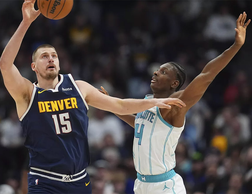 ДЕНВЕР, 21. ФЕБРУАРА /СРНА/ - Кошаркаши "Денвер нагетса" побиједили су "Шарлот хорнетсе" са 129:115 у првом мечу послије ол-стар паузе, а Никола Јокић је ове вечери уписао 29 поена, 17 скокова и девет асистенција.