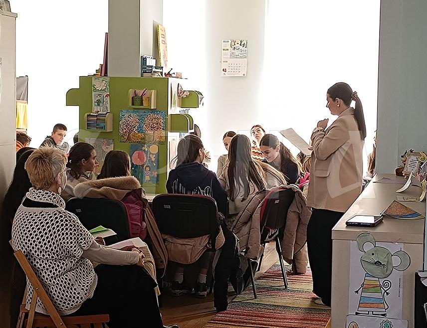 ИСТОЧНО САРАЈЕВО, 21. ФЕБРУАРА /СРНА/ - Поводом Дана матерњег језика, у Источном Сарајеву је одржана радионица за ученике виших разреда основних школа, како би схватили суштину и значај очувања матерњег језика, ћирилице, културног и националног идентититета.