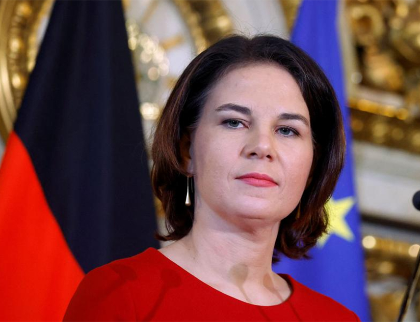 БЕРЛИН, 21. ФЕБРУАРА /СРНА/ - Шефица њемачке дипломатије Аналена Бербок позвала је на појачан притисак на Вашингтон послије америчко-руских преговора о Украјини у Ријаду, преноси ДПА.