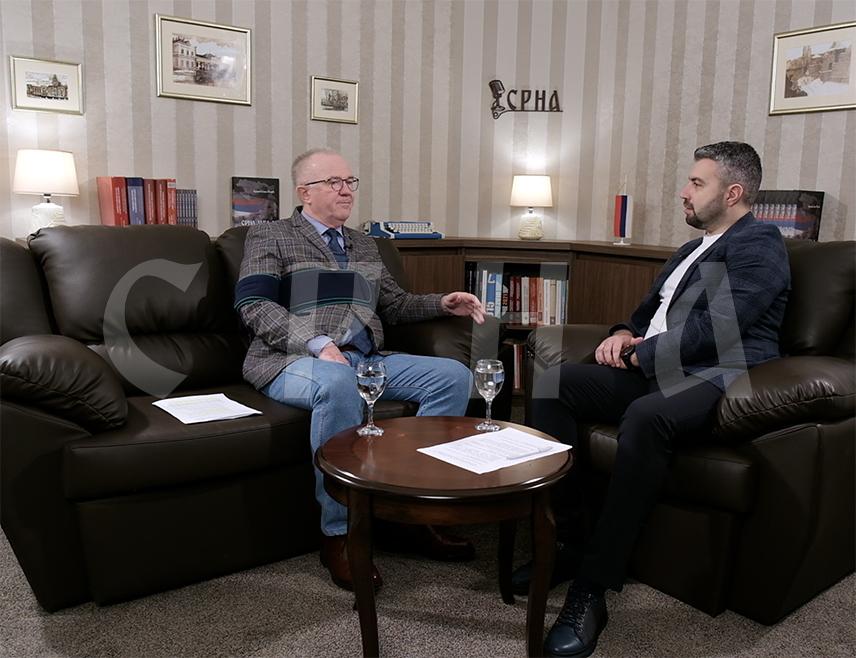 БАЊАЛУКА, 22. ФЕБРУАРА /СРНА/ - Бивши предсједник Републике Српске Драган Чавић рекао је за Срну да у овом геополитичком тренутку треба снажно радити на укидању  свих облика дјеловања ОХР-а, реметилачког фактора у БиХ и посљедњег аутократског система управљања неком сувереном државом.