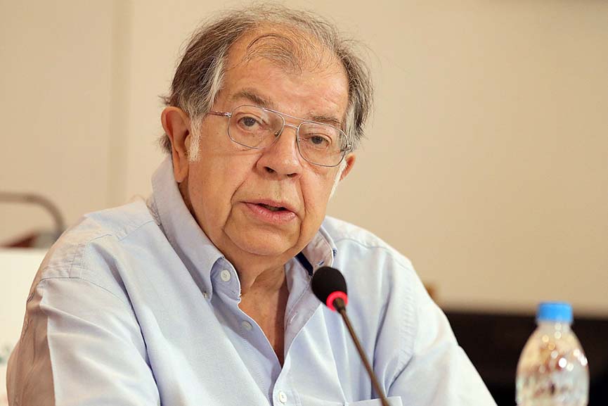 БЕОГРАД, 22. ФЕБРУАРА /СРНА/ - Професор емеритус Ненад Кецмановић истакао је да од пресуде предсједнику Републике Српске Милораду Додику пред Судом БиХ неће бити ништа без обзира на максималан захтјев Тужилаштва БиХ за пет година затвора и 10 година забране политичког дјеловања.