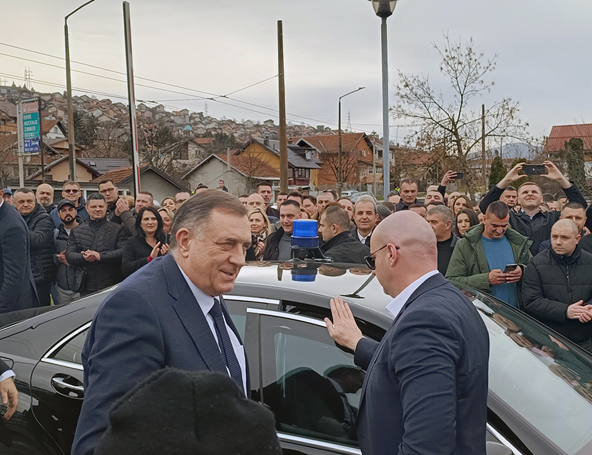 БЕОГРАД, 22. ФЕБРУАРА /СРНА/ - Асистент на Уставном праву на Правном факултету Универзитета у Београду Алекса Николић рекао је Срни да од  исхода пресуде предсједнику Републике Српске Милораду Додику зависи одрживост дејтонске БиХ.