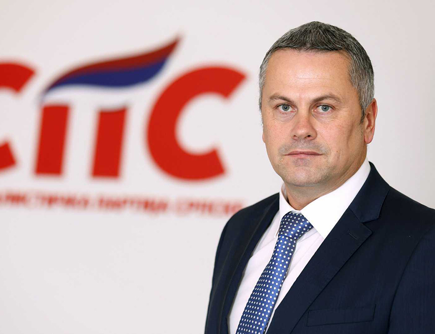 БАЊАЛУКА, 23. ФЕБРУАРА /СРНА/ - Предсједник Градског одбора Социјалистичке партије Српске /СПС/ Бањалука Саша Глигорић честитао је предсједнику бањалучког Градског одбора СНСД-а Влади Ђајићу реизбор на ову функцију и поручио да политичка сарадња ове двије партије остаје снажна и усмјерена ка заједничком циљу – развоју Бањалуке и бољем животу њених грађана.