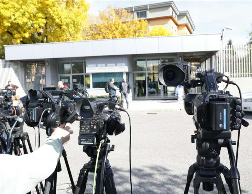 САРАЈЕВО, 25. ФЕБРУАРА /СРНА/ - Суд БиХ издао је строге наредбе за новинаре који сутра буду пратили изрицање пресуде предсједнику Републике Српске Милораду Додику и вршиоцу дужности директора "Службеног гласника" Републике Српске Милошу Лукићу.